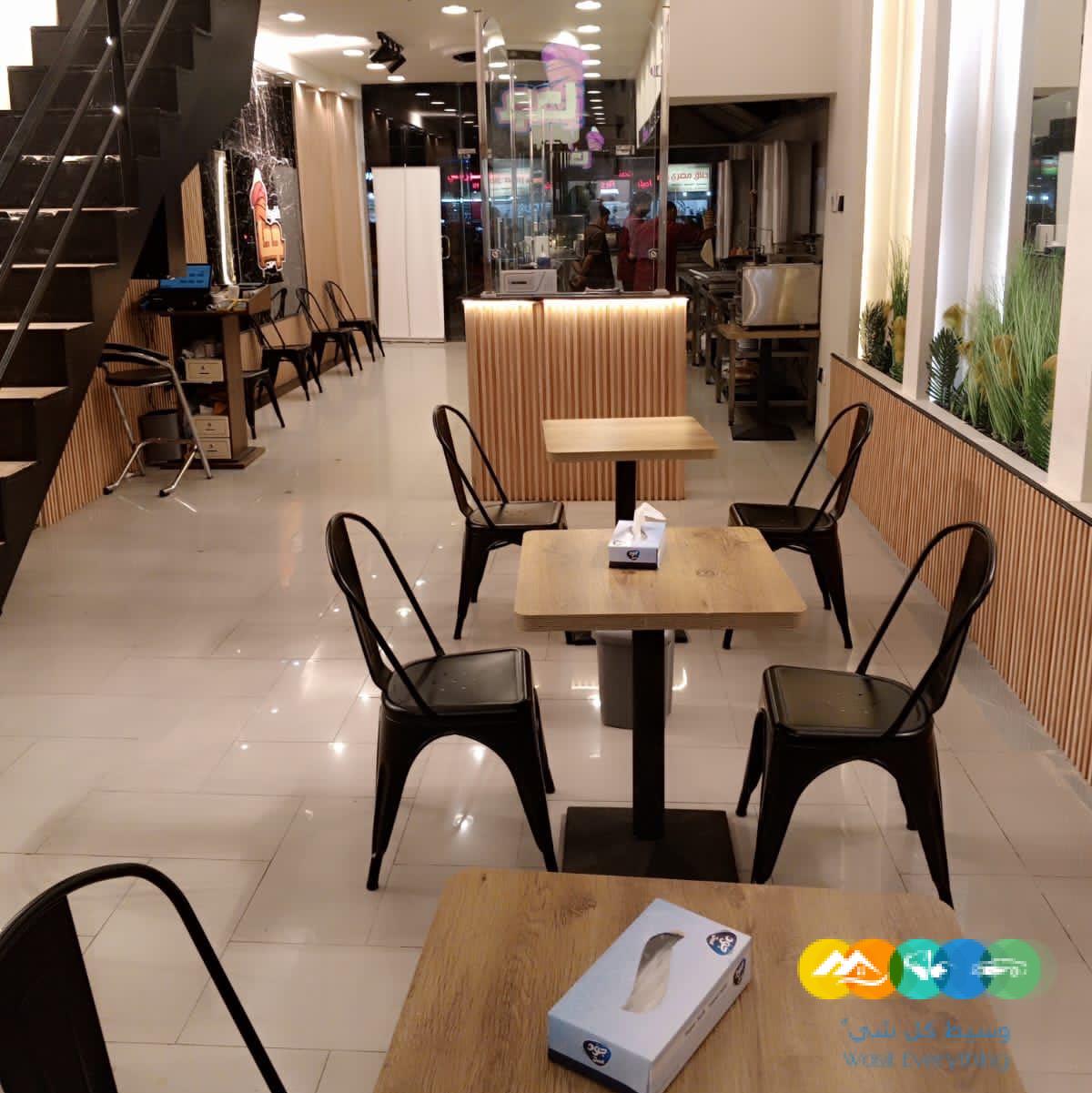 محل شاورما ووجبات سريعه للتقبيل