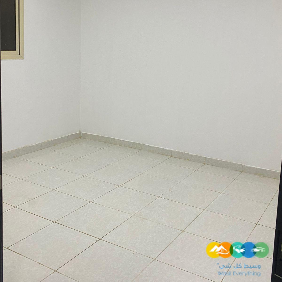 شقه بجده بحي العزيزية