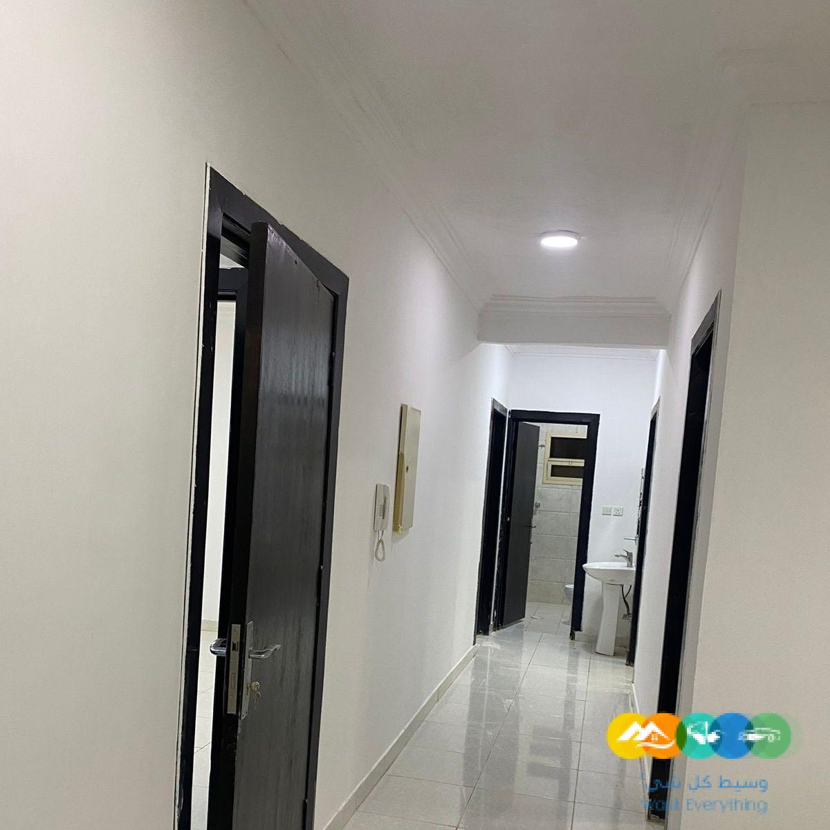 شقه بجده بحي العزيزية