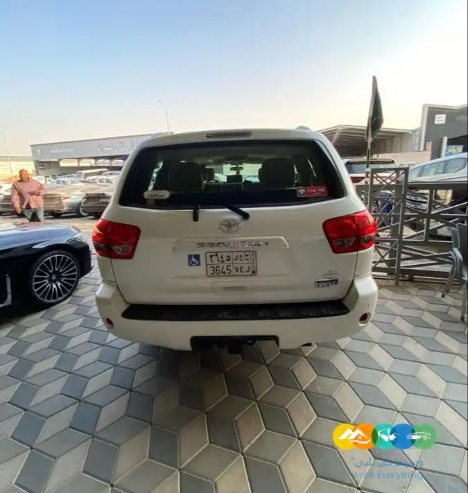 تويوتا سيكويا – فل كامل – سعودي – 2015