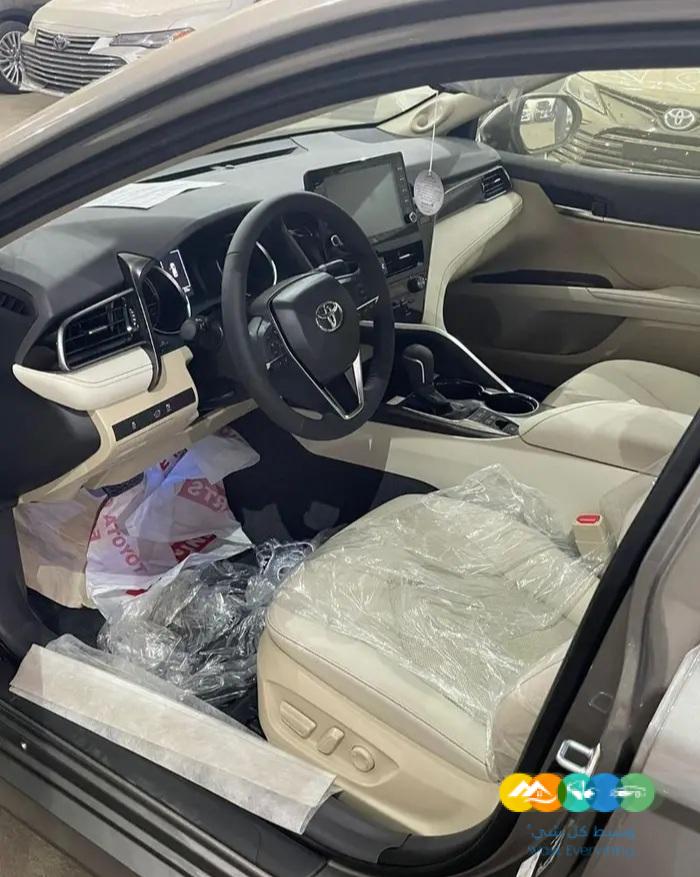 كامري GLE 2022 سعودي هايبرد اصفار-تيتانيوم