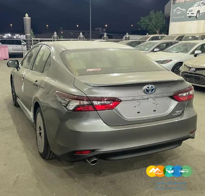 كامري GLE 2022 سعودي هايبرد اصفار-تيتانيوم