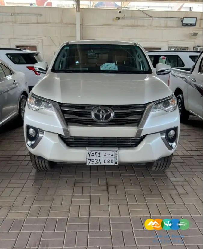 تويوتا فورشنر 2017 مالك اول نضيف / تم البيع