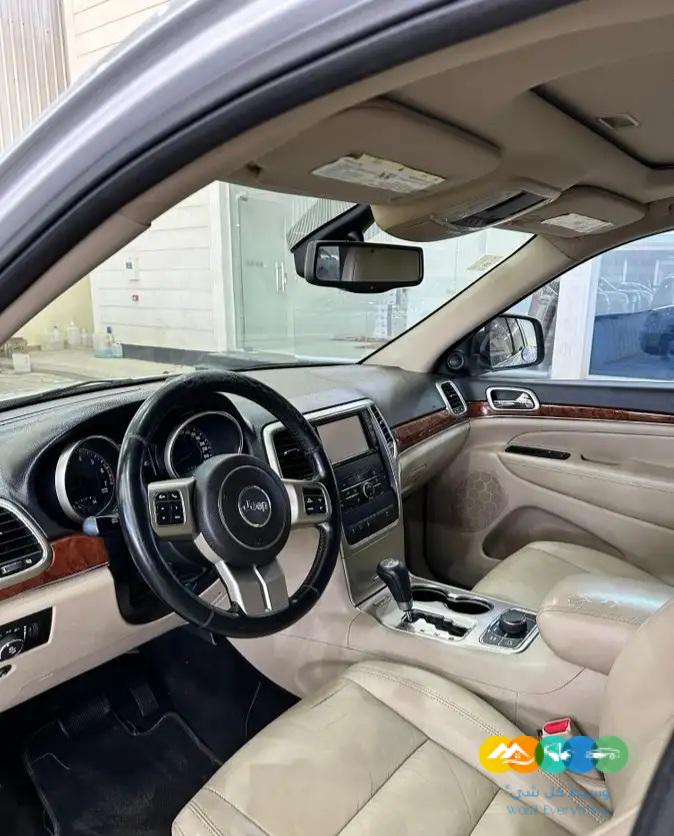 جيب – جراند شروكي – 2011 – دبل / تم البيع