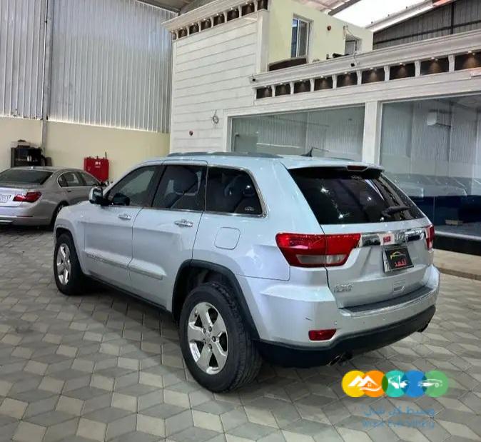 جيب – جراند شروكي – 2011 – دبل / تم البيع