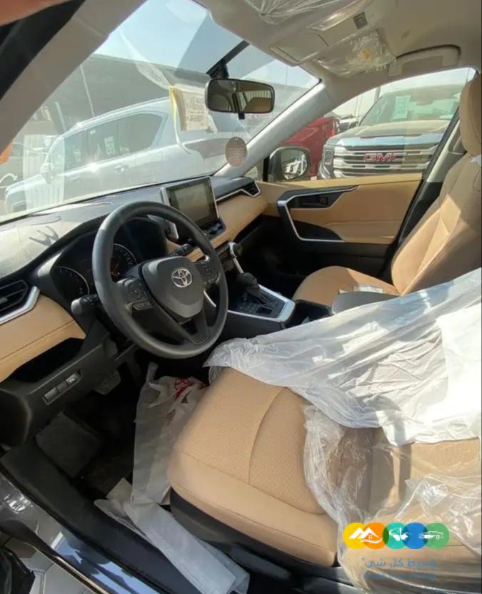 تويوتا راف فور – استاندر LE – بنزين – دبل