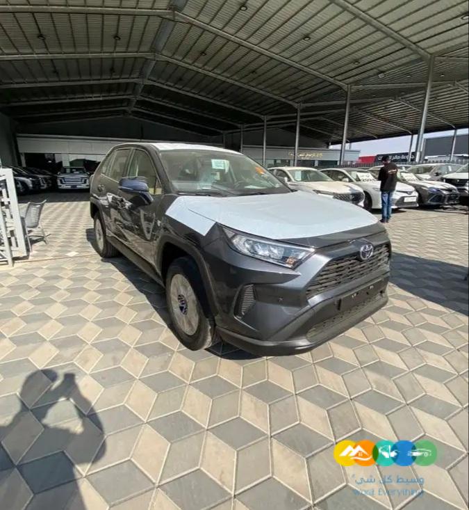 تويوتا راف فور – استاندر LE – بنزين – دبل