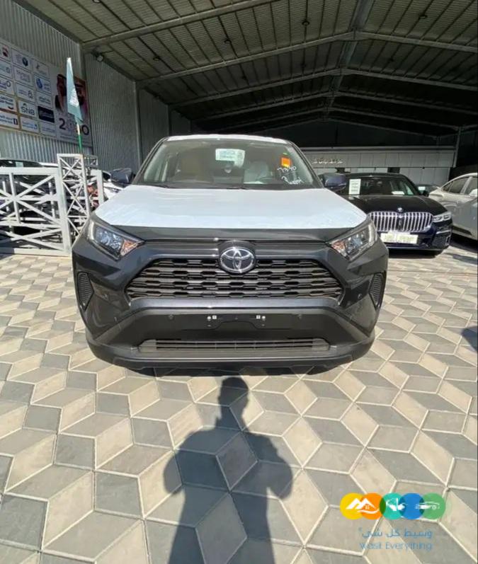 تويوتا راف فور – استاندر LE – بنزين – دبل