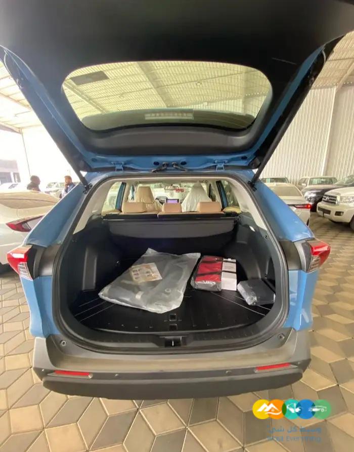 تويوتا راف فور XLE – فتحه – بنزين – 2024