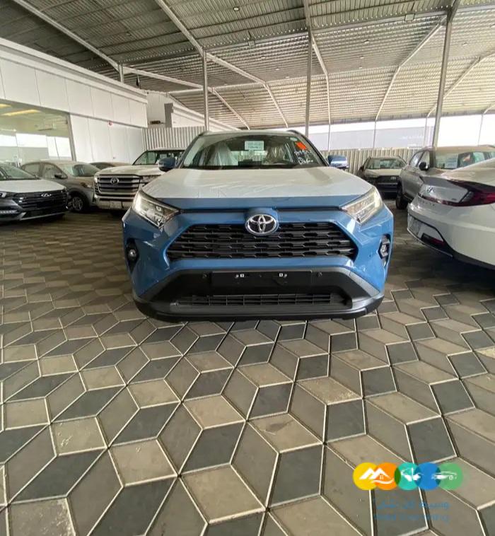 تويوتا راف فور XLE – فتحه – بنزين – 2024