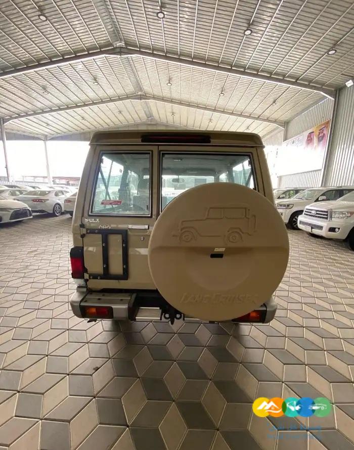 لاندكروزر جيب ربع فل سلق ونش بنزين 2023 سعودي