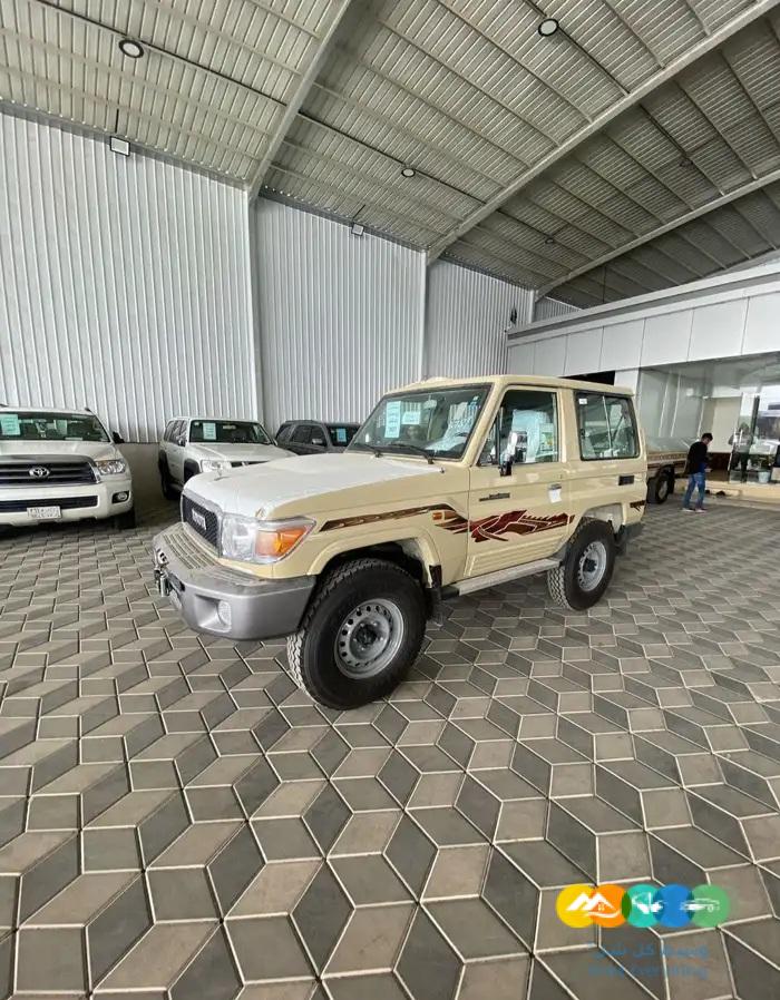 لاندكروزر جيب ربع فل سلق ونش بنزين 2023 سعودي