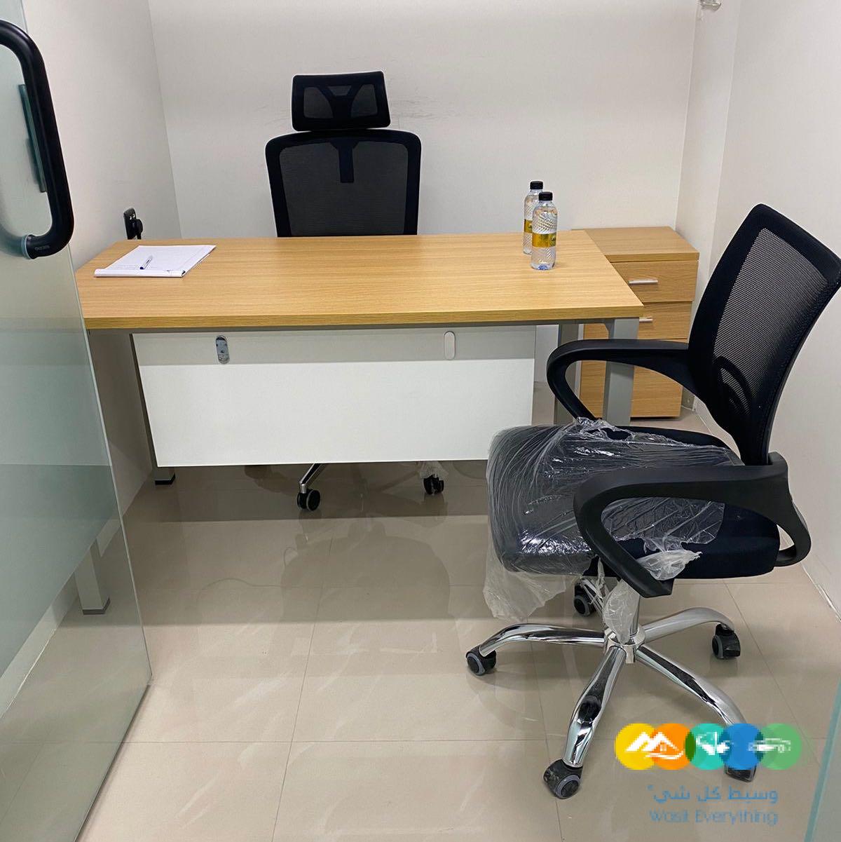 مكاتب اداريه مؤثثه