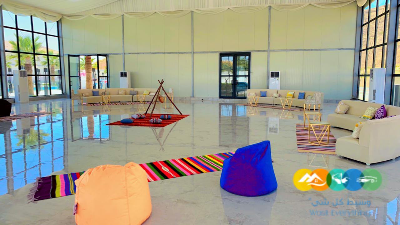 تأجير كنب جلد في الرياض ، كنب ملكي كحلي