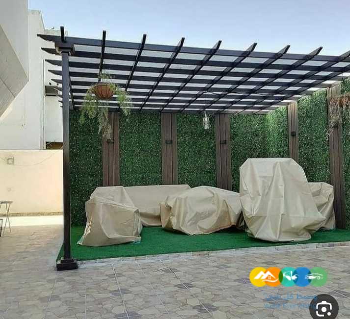 مظلات وسواتر وجلسات خارجية وقرميد بيوت الشعر