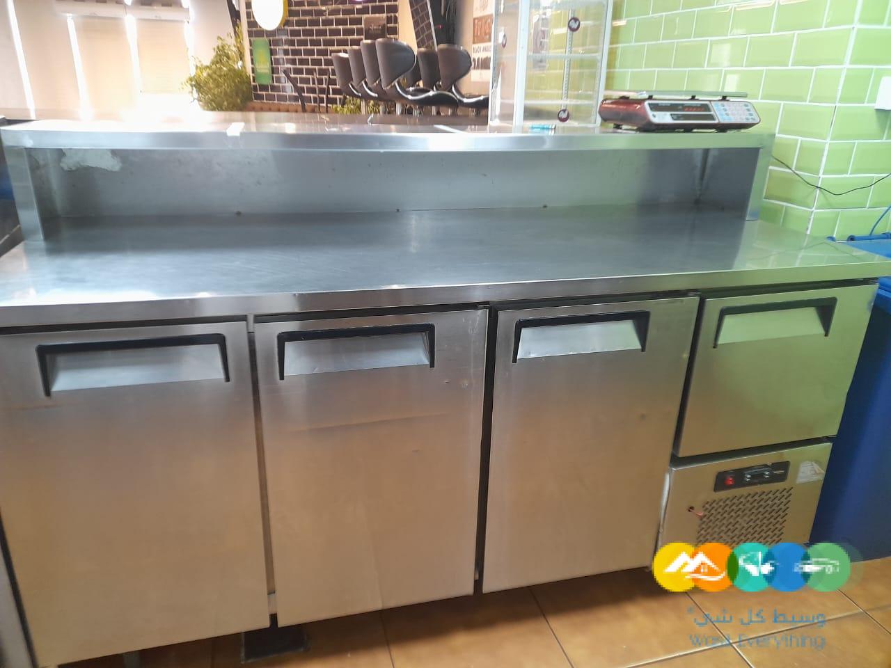 مطعم فطوم للتقبيل بكامل معداته