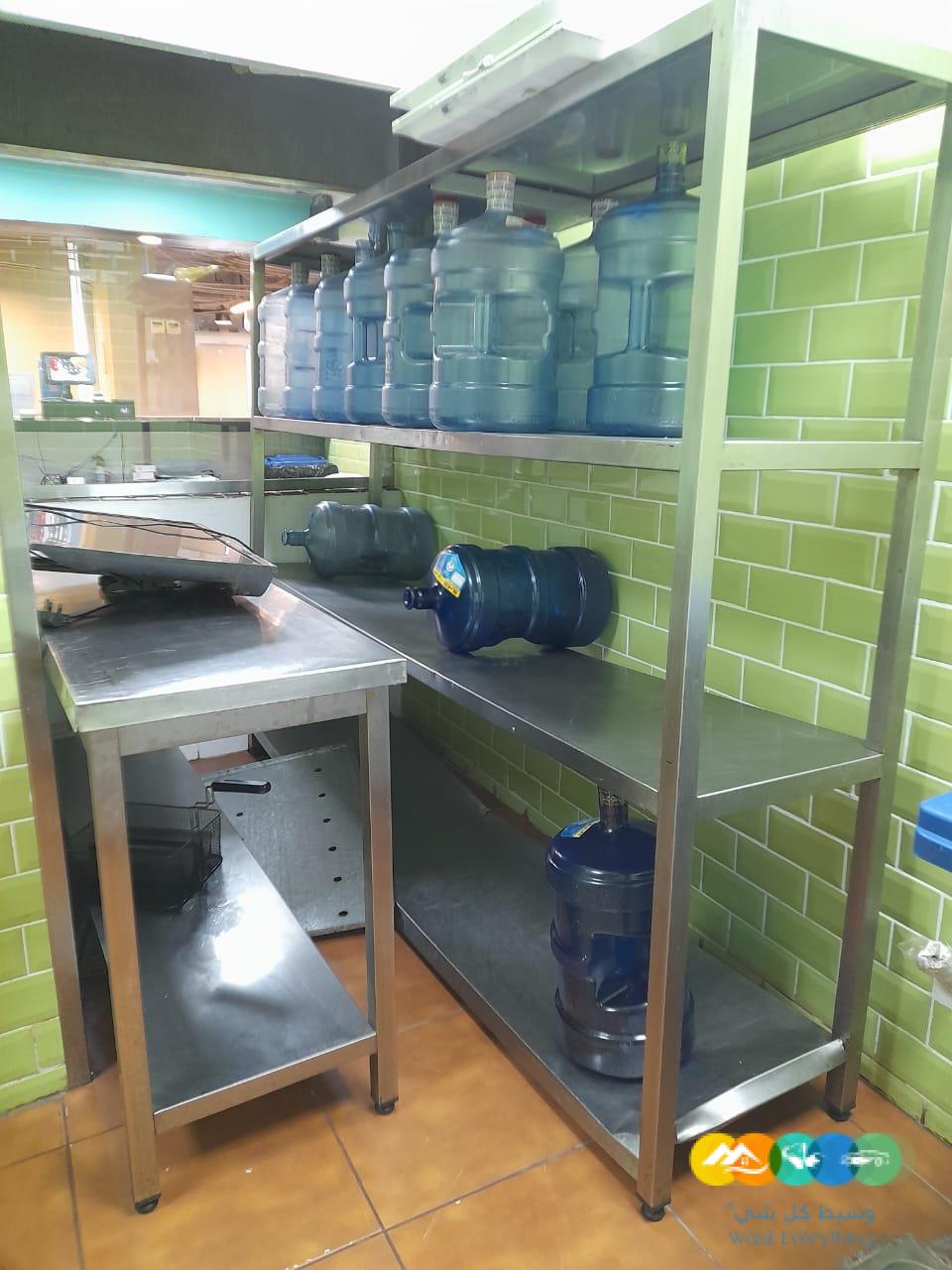 مطعم فطوم للتقبيل بكامل معداته