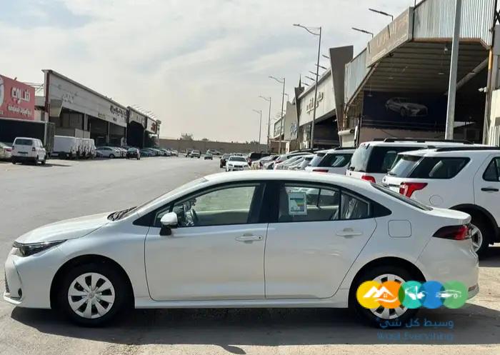 كورولا مخزن ممشى قليل نضيف جدآ _ تم البيع