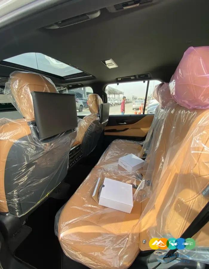 لكزس LX600 – بريمي – ابيض داخل جملي