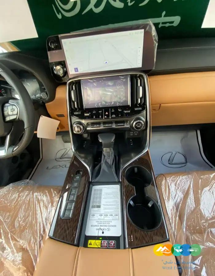 لكزس LX600 – بريمي – ابيض داخل جملي