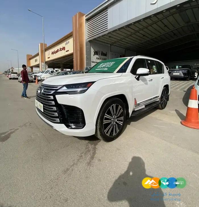 لكزس LX600 – بريمي – ابيض داخل جملي