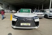 لكزس LX600 – بريمي – ابيض داخل جملي