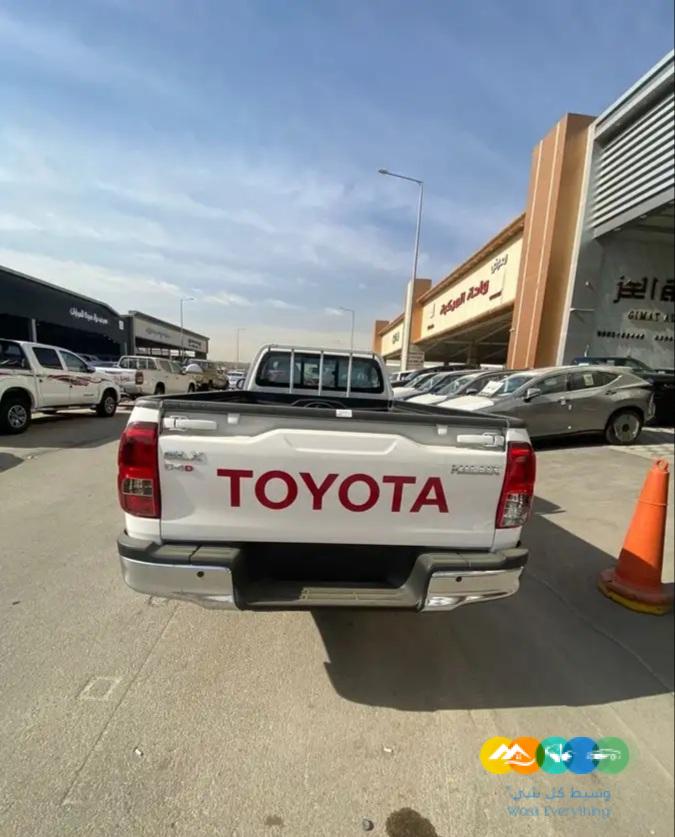 هايلوكس غماره – ديزل 2.4 -قير عادي GLX – دبل