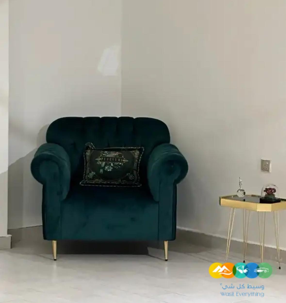 بضاعة واثات محل فساتين للبيع