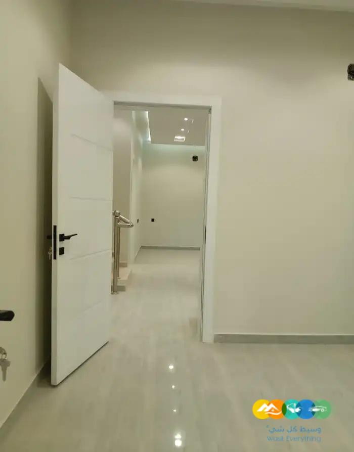 فلل على زاويه للبيع والتمليك