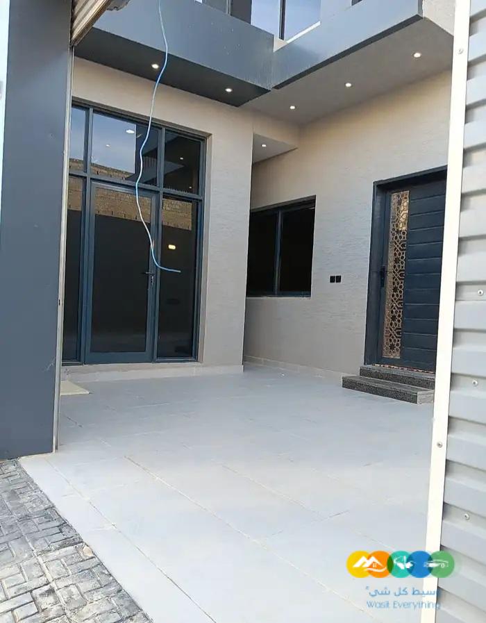 فلل على زاويه للبيع والتمليك