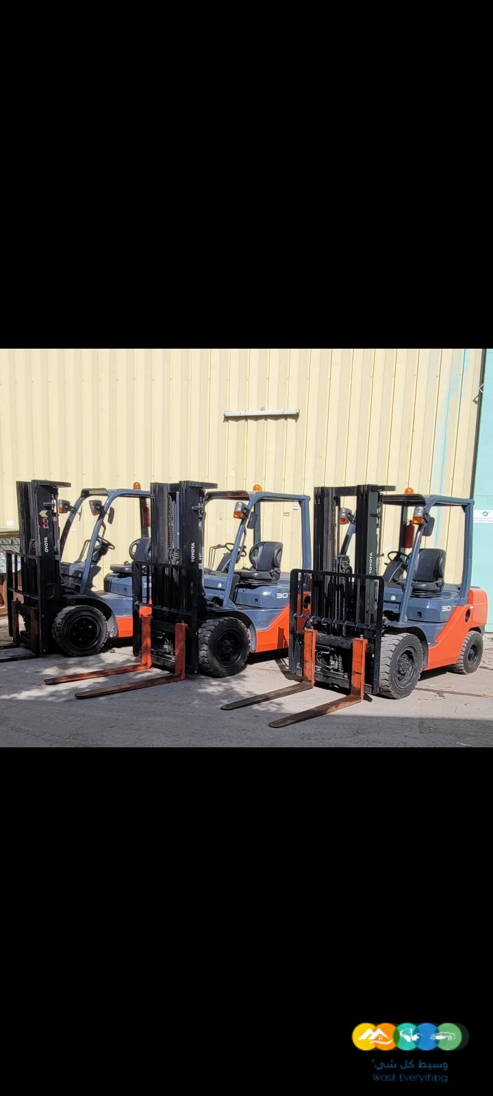 لتأجير المعدات الثقيله رافعات شوكيه وتلسكوبيه وكرينات