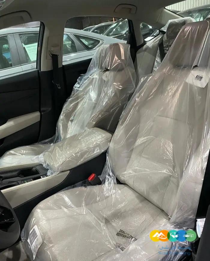 هوندا اكورد LX -2024 لون فضي .سعودي