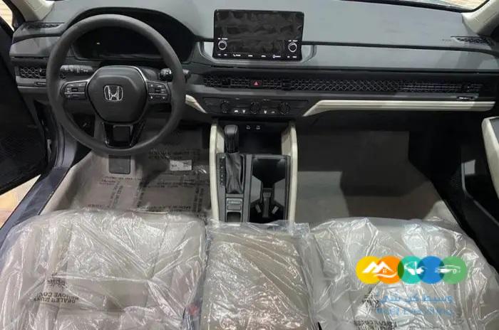 هوندا اكورد LX -2024 لون فضي .سعودي