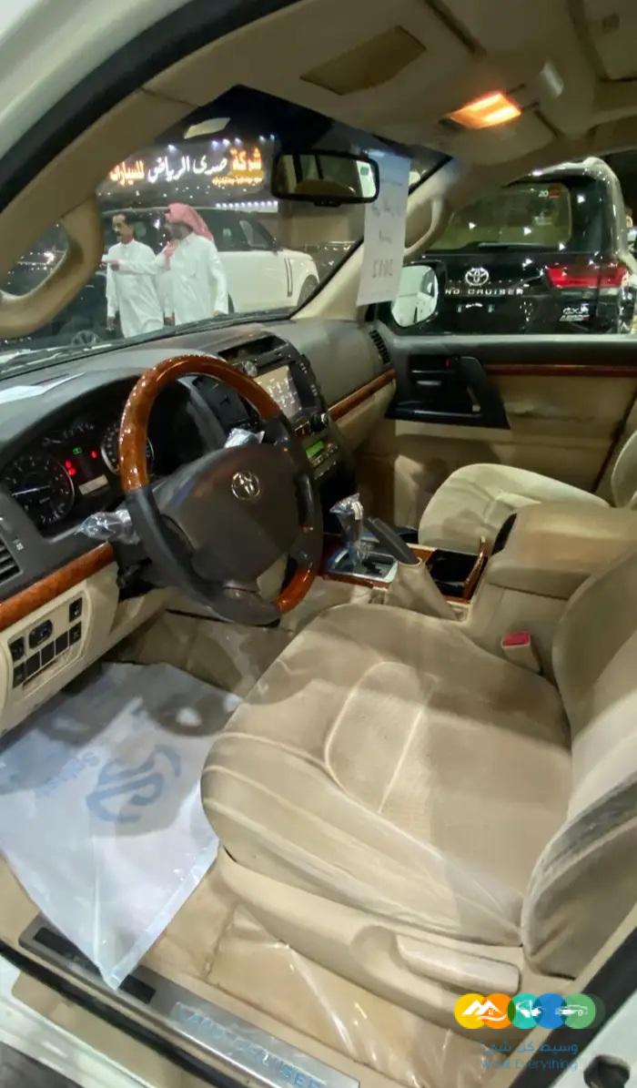 لاندكروزر – جي اكس ار – سعودي – مستعمل – 2012
