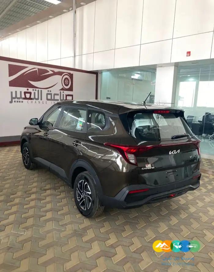 كيا كارينز ستاندر موديل 2023 بسعر 64000