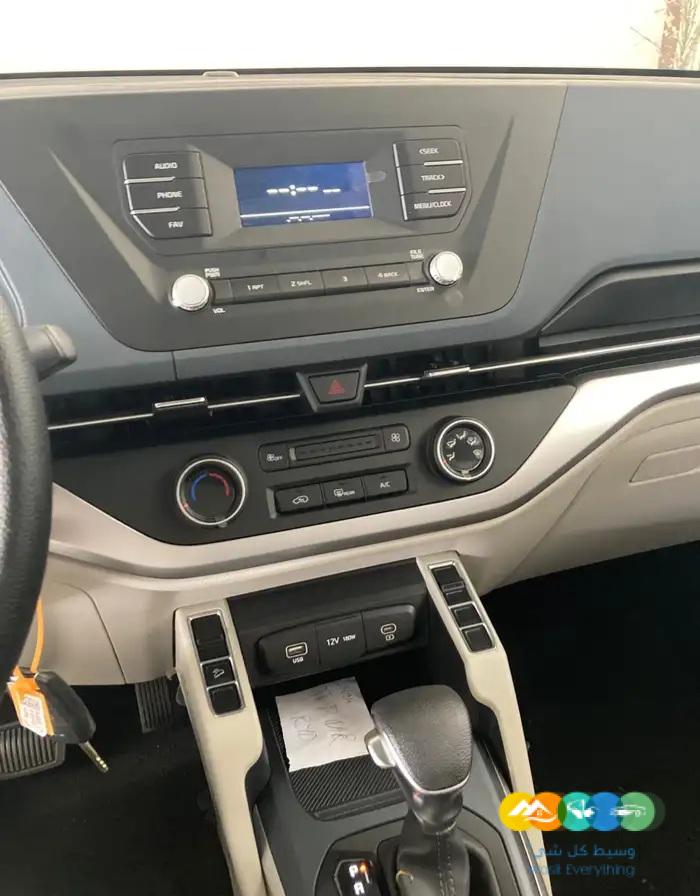 كيا كارينز ستاندر موديل 2023 بسعر 64000