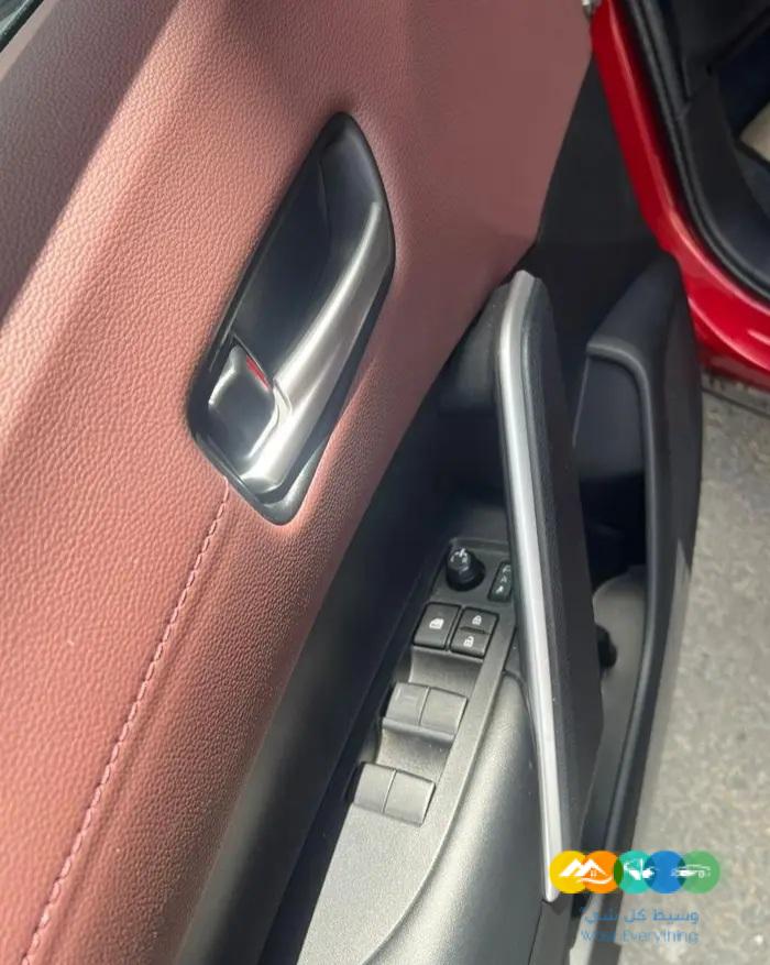 كورولا كروس 2023 -نص فل فتحه سقف اصفار