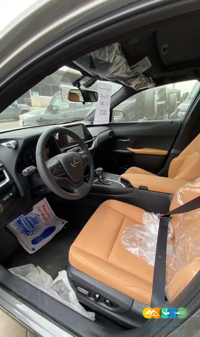 لكزس UX200 – AA – استاندر – 2023