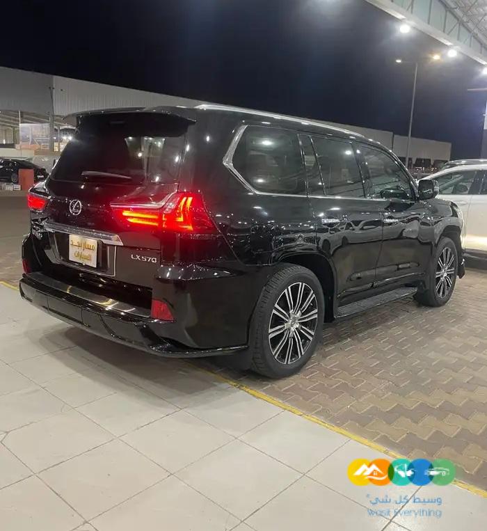 لكزس LX570 موديل 2017 فل كامل