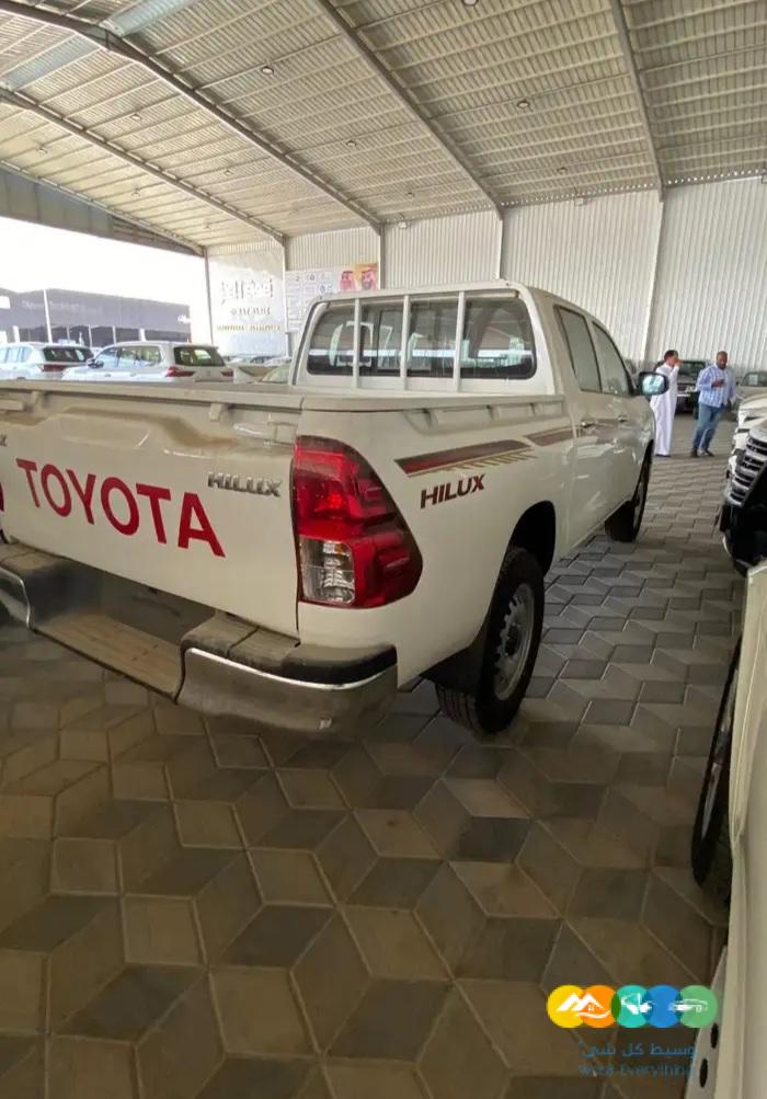 تويوتا هايلوكس – DLX بريمي سلق – 2.4 ديزل – 2024