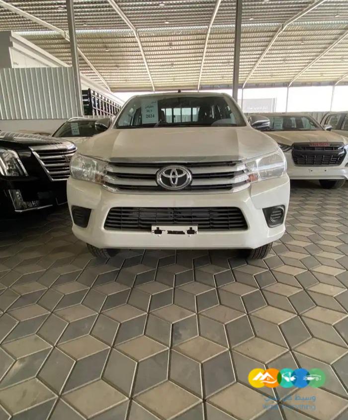 تويوتا هايلوكس – DLX بريمي سلق – 2.4 ديزل – 2024
