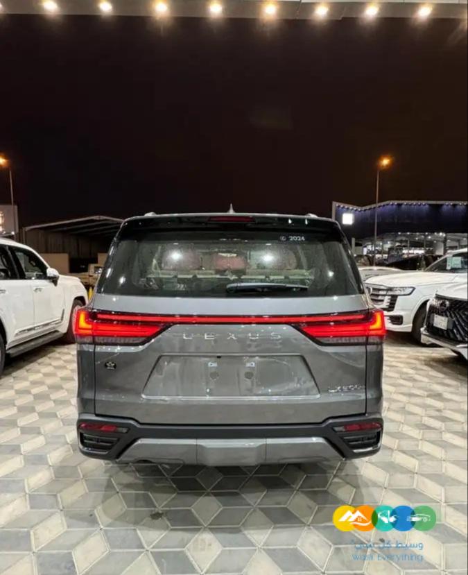 لكزس LX600 BB – خليجي – رمادي داخل اوف وايت