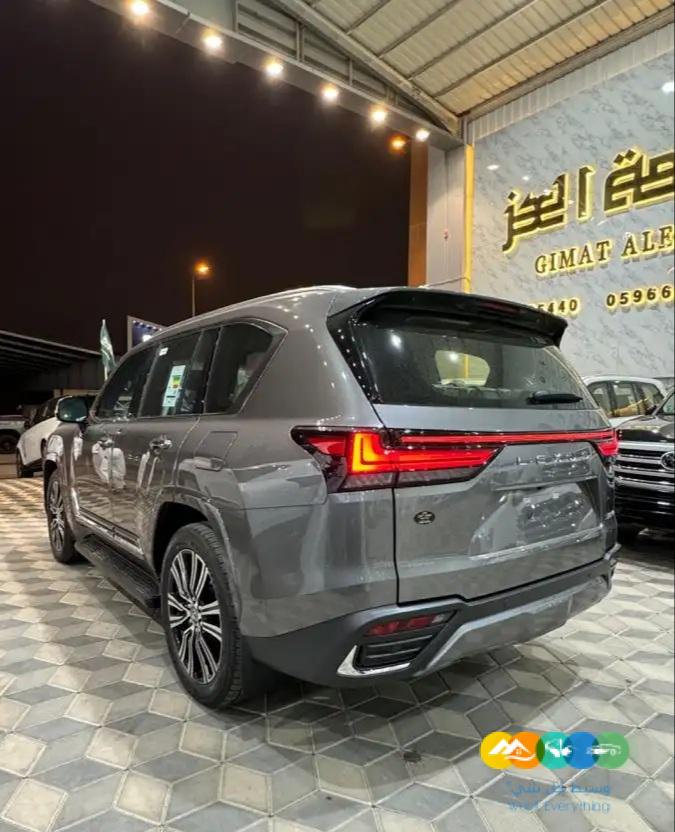 لكزس LX600 BB – خليجي – رمادي داخل اوف وايت