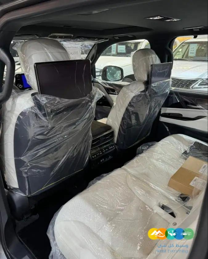 لكزس LX600 BB – خليجي – رمادي داخل اوف وايت