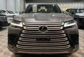 لكزس LX600 BB – خليجي – رمادي داخل اوف وايت