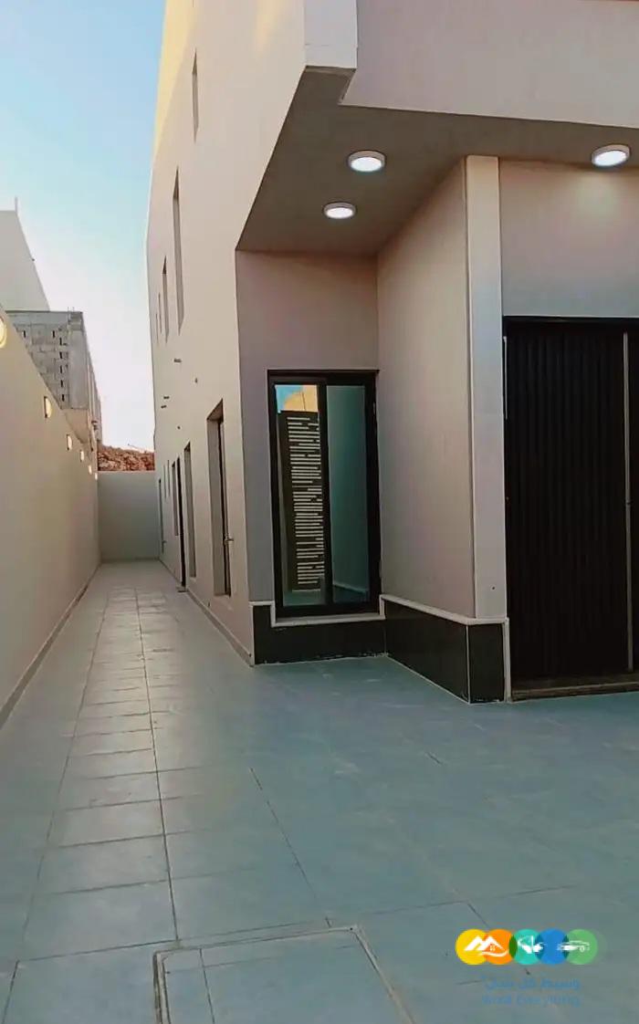 ادوار علويه وأرضيه للبيع والتمليك الرياض
