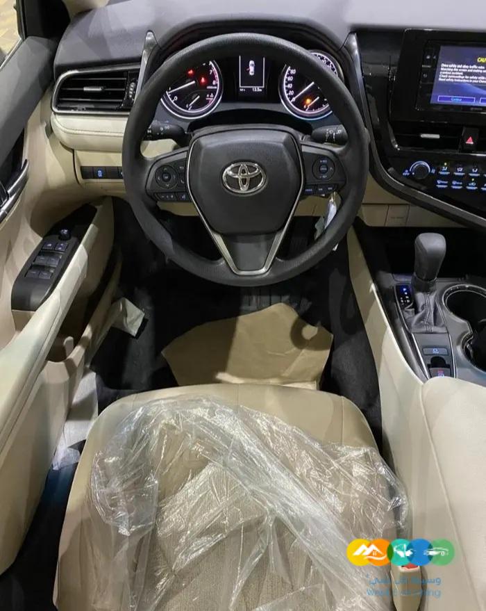 تويوتا كامري LE استاندر طيس 2024 لمبيعات البنوك