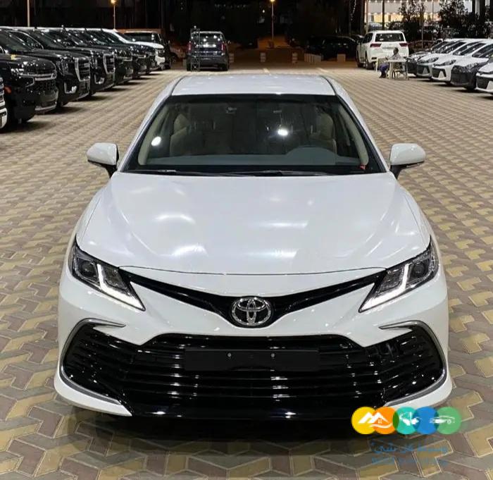 تويوتا كامري LE استاندر طيس 2024 لمبيعات البنوك