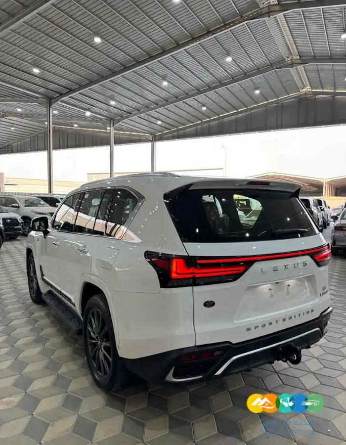لكزس LX600 – اف سبورت – بريمي – مستعمل – 2023