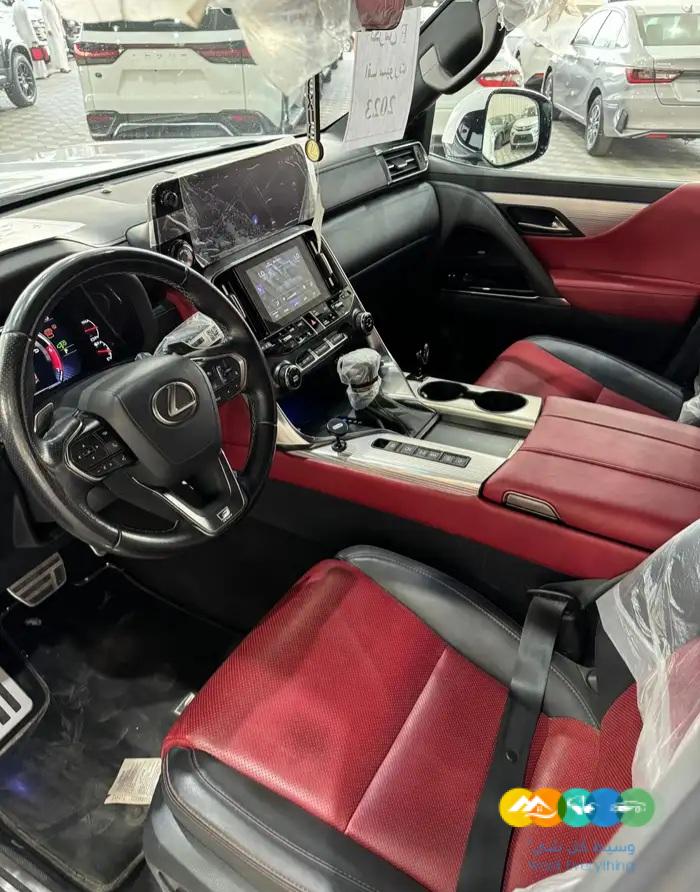 لكزس LX600 – اف سبورت – بريمي – مستعمل – 2023